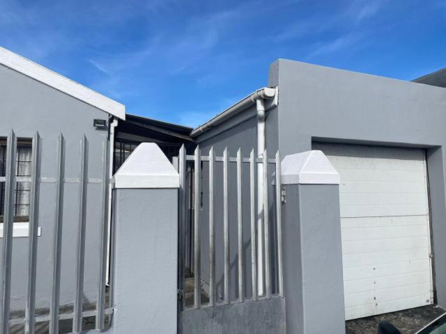 3 Bedroom Property for Sale in Rocklands Western Cape